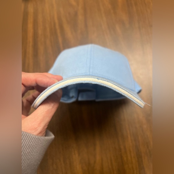 Blue hat - Picture 2 of 3